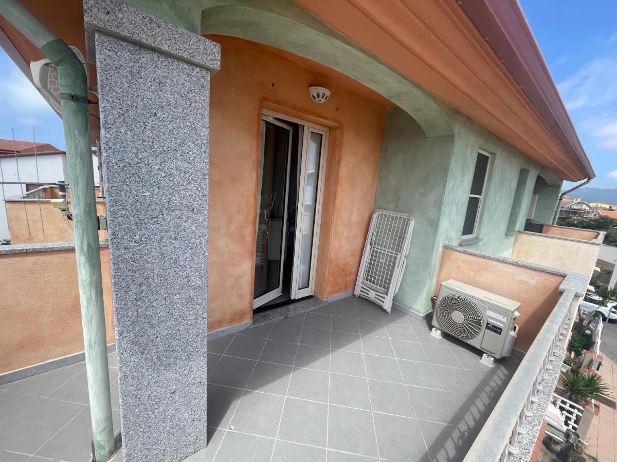 Apartament Mansarda San Pietro Valledoria  Zewnętrze zdjęcie